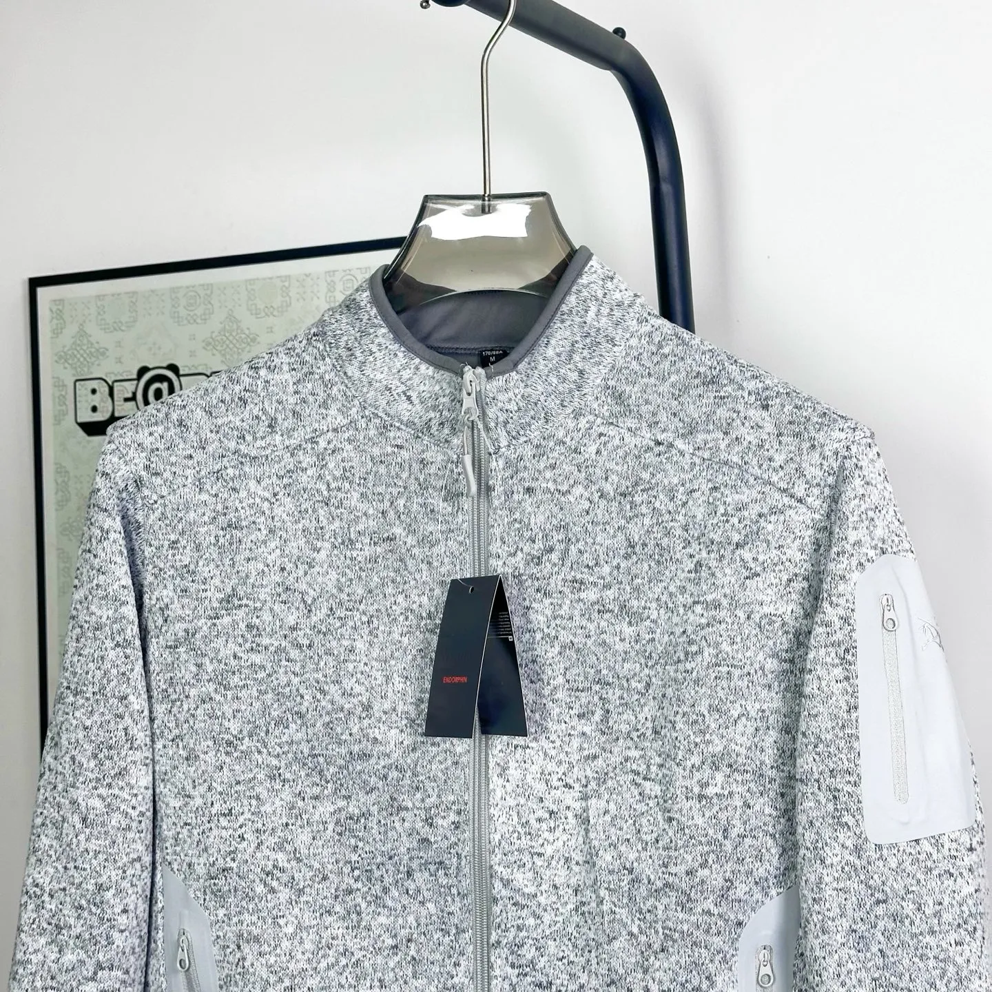 MG 09 ARC'TERYX COVERT Series Same Style NO 1 M 1LLS ， ， Breathable ， ， ，Breathable ， ， 、 。 ， ， ， ！ 、 ， ， ， ， ， 3D ， ， ， ， 。 : · ， 。 logo， ， ，Classic 。 Size：S-XL